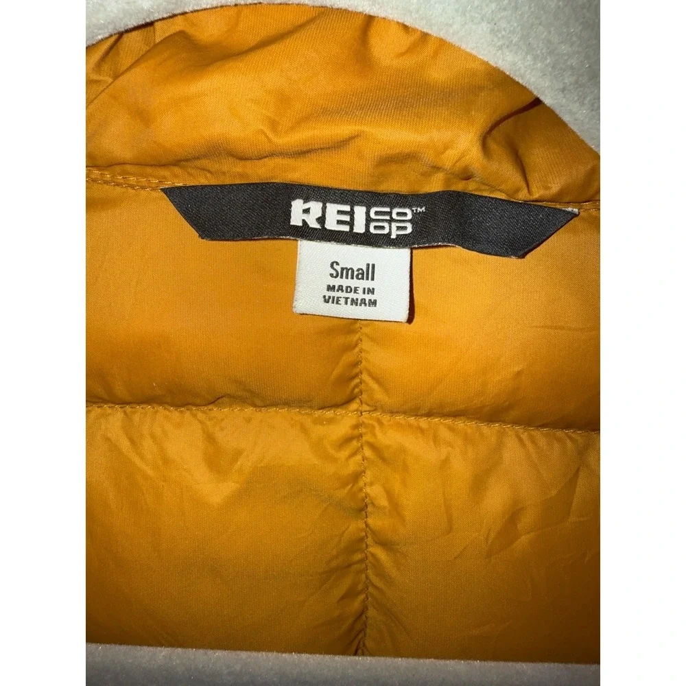 REI Co-op 650 Down Vest 2.0‎ Mens Small  Yellow Packable Puffer Lightweight